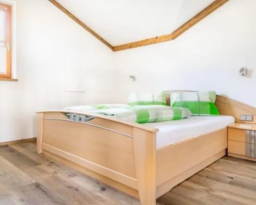 Mitterschuetzinghof ザールフェルデン・アム・シュタイナーネン・メアー